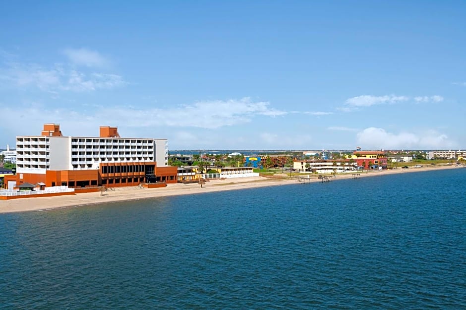 DoubleTree by Hilton Corpus Christi Beachfront