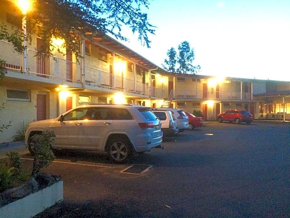 Riverview Motor Inn