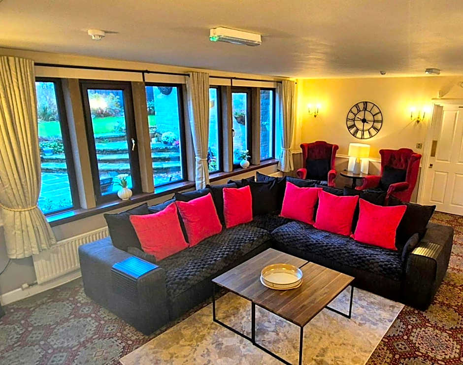 The Waltzing Weasel B&B