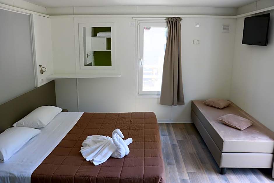 hu Venezia Camping in Town