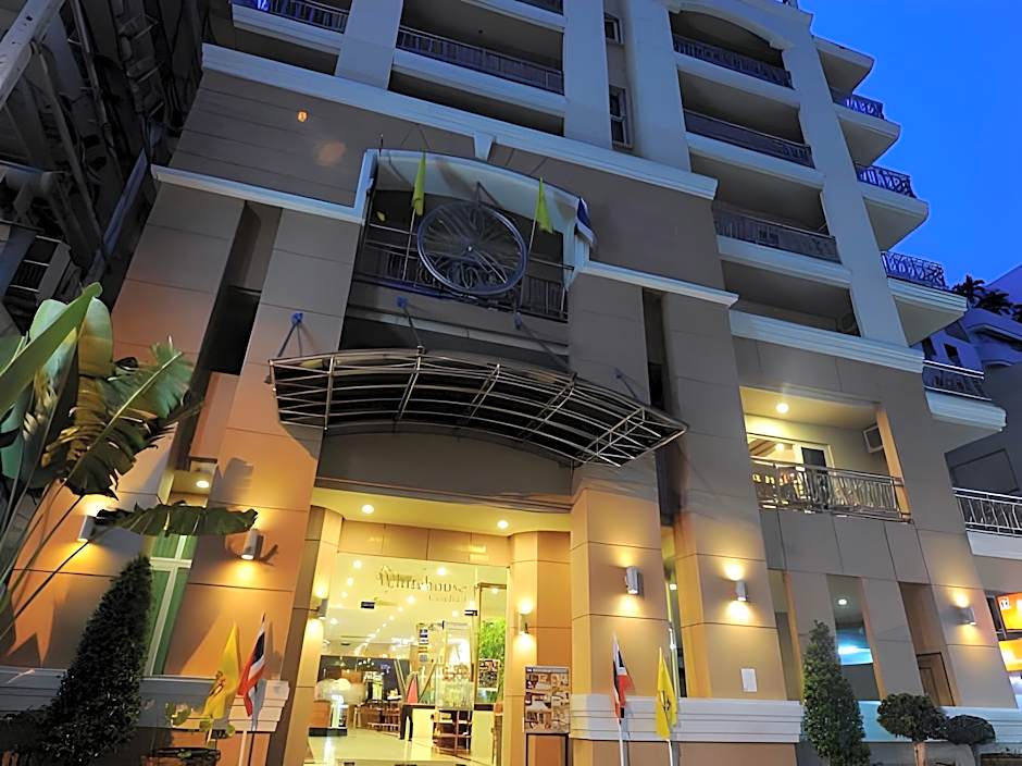 The Whitehouse Condotel