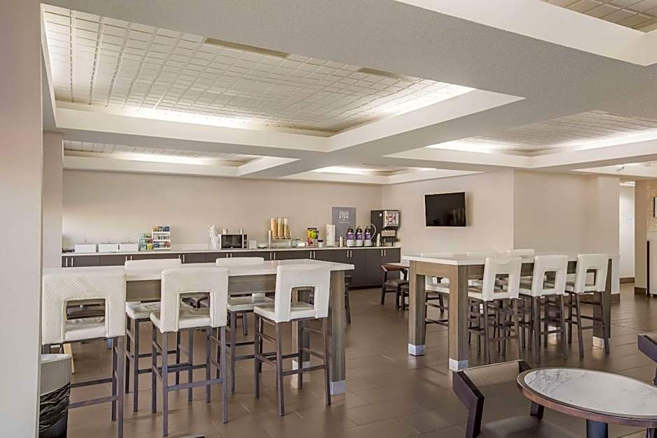 Clarion Pointe Forsyth I-75