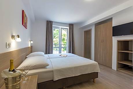 Double or Twin Room with Garden View