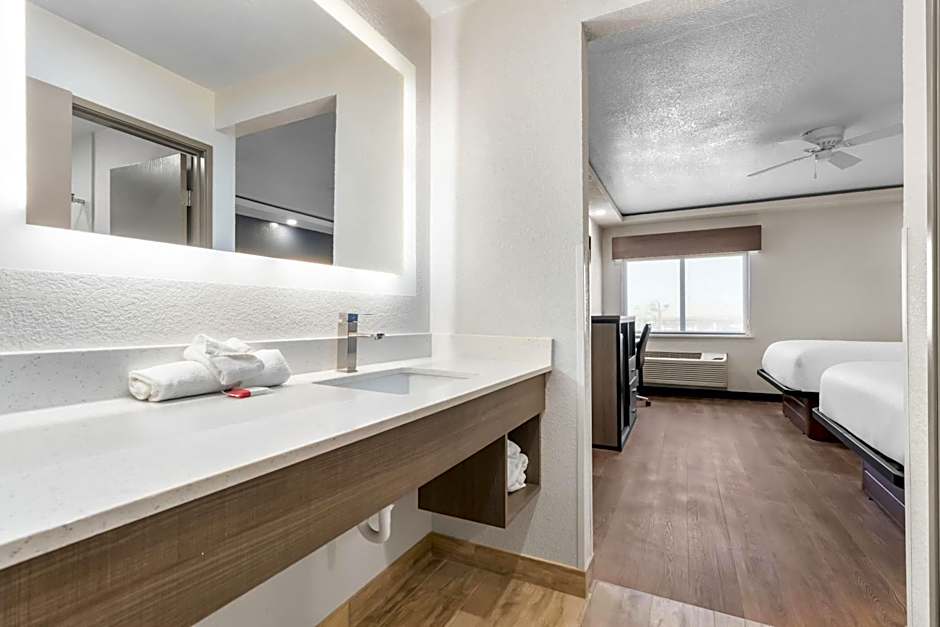 Baymont by Wyndham Arlington At Six Flags Dr
