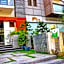 Stately Suites - Golf Course Road