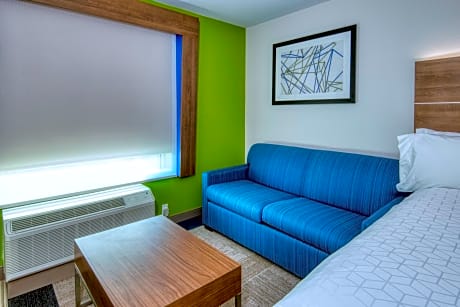 Queen Suite with Two Queen Beds