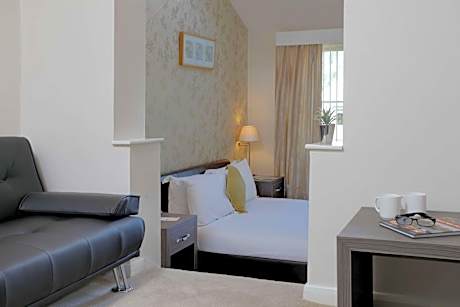 Suite-1 Double Bed, Junior Suite, Split Level, Separate Sitting Area, Non-Smoking