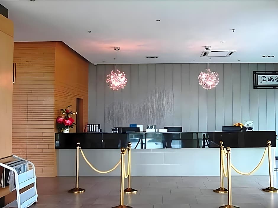 Grand Court Hotel