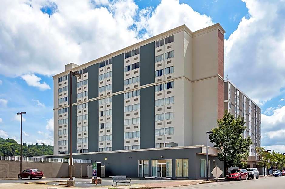 Quality Inn & Suites Charleston - Civic Center