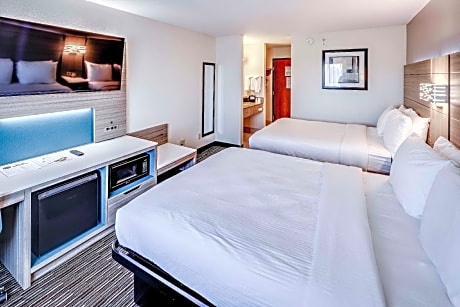 2 Queen Beds Non-Smoking Microwave Mini-Fridge Wi-Fi Full Breakfast