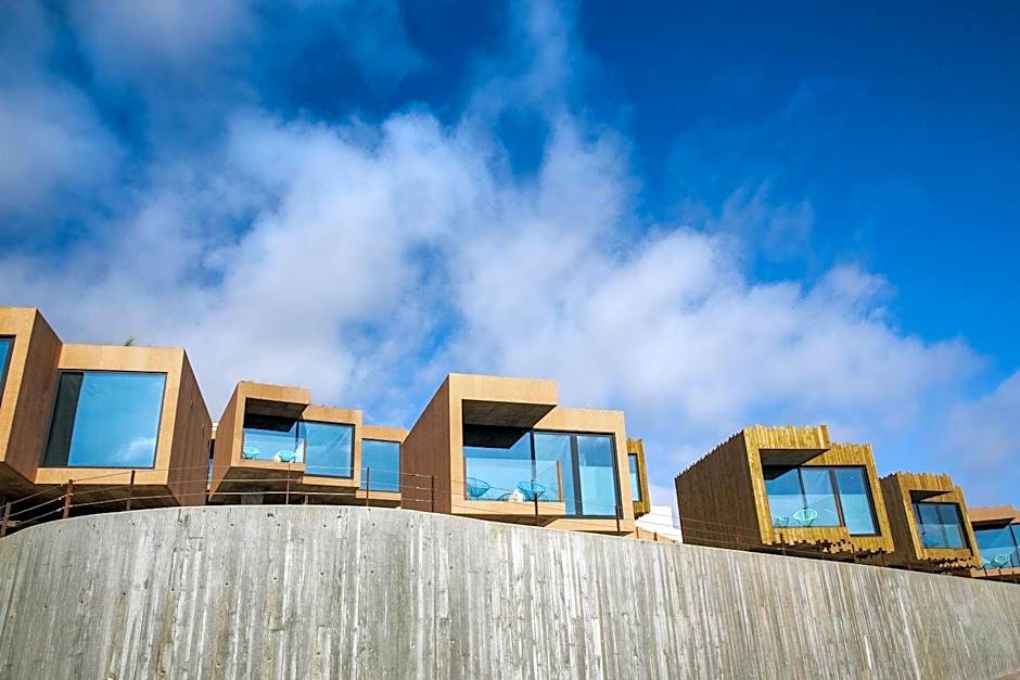 Noah Surf House Portugal