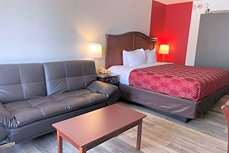 King Room with Mobility Access and Bathtub with Grab Bars, Non-Smoking