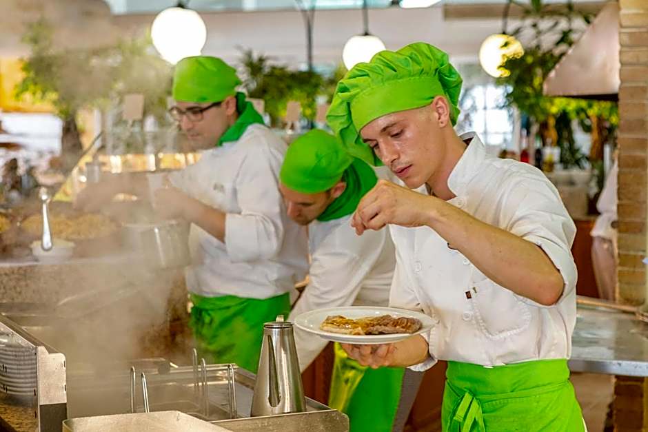 Royal Son Bou Family Club