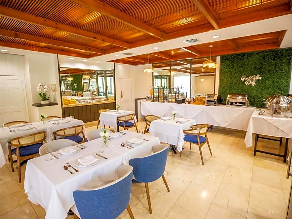 Regency Miami Airport by Sonesta