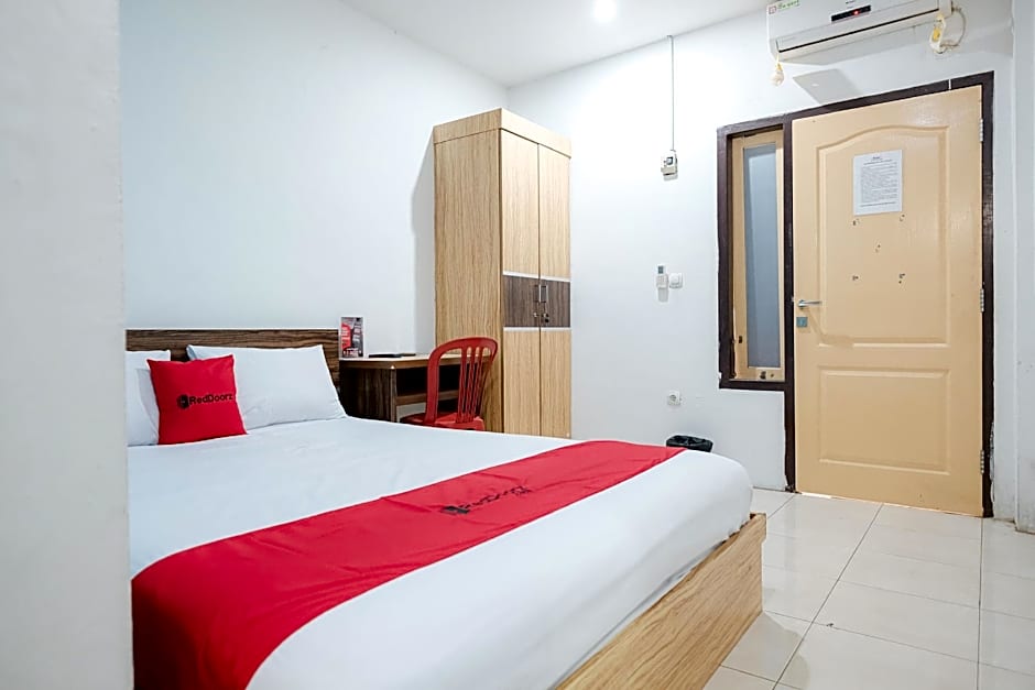 RedDoorz near Tugu Pers Jambi