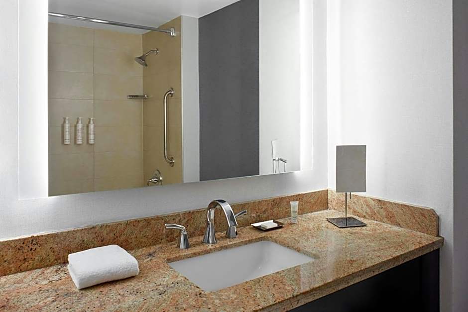 Halifax Marriott Harbourfront Hotel