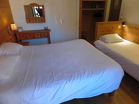 Quadruple Room with Shower