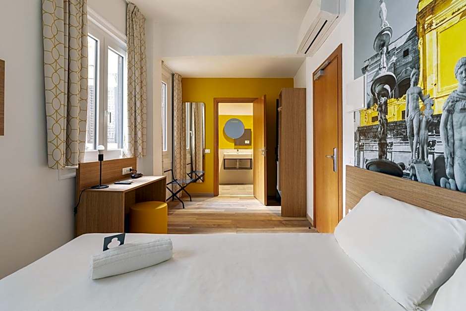 Photo 1 of 5 of Double Room