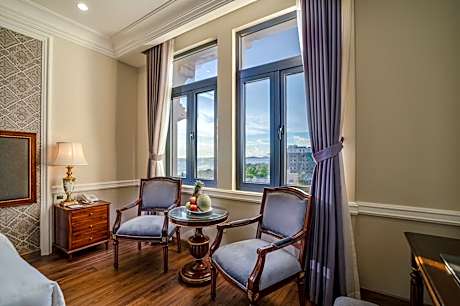 Premier Sea View
