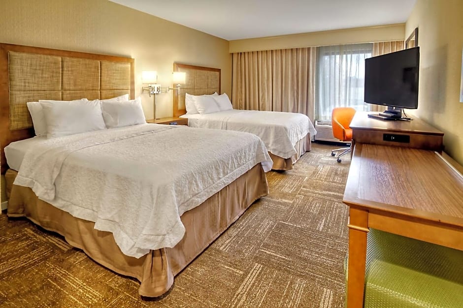 Hampton Inn and Suites Asheville Airport