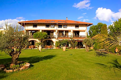 Luxury Apartment with Balcony