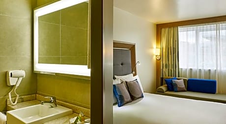 Superior Room with Double bed and Sofa Bed