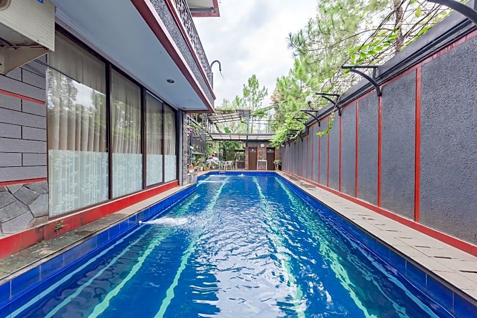 Urbanview Hotel Villa Surya Bandung