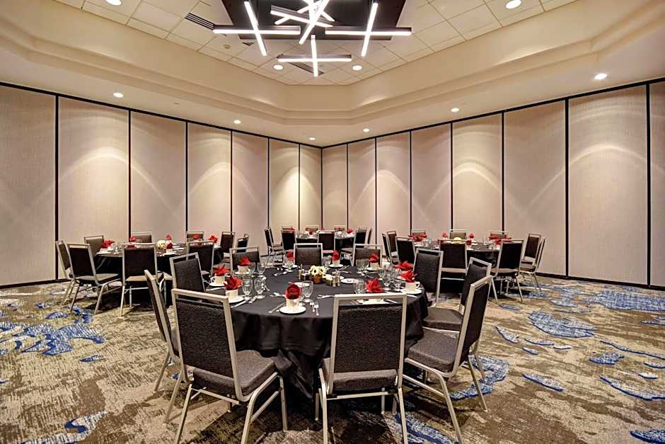 Embassy Suites By Hilton Charleston