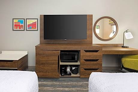 2 Queen Beds Nonsmoking