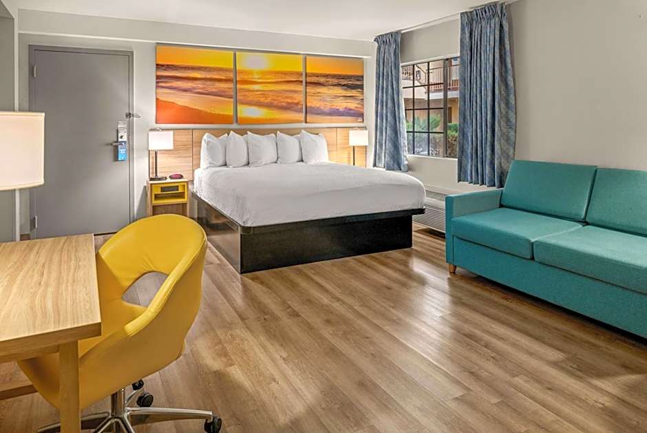 Days Inn & Suites by Wyndham Artesia
