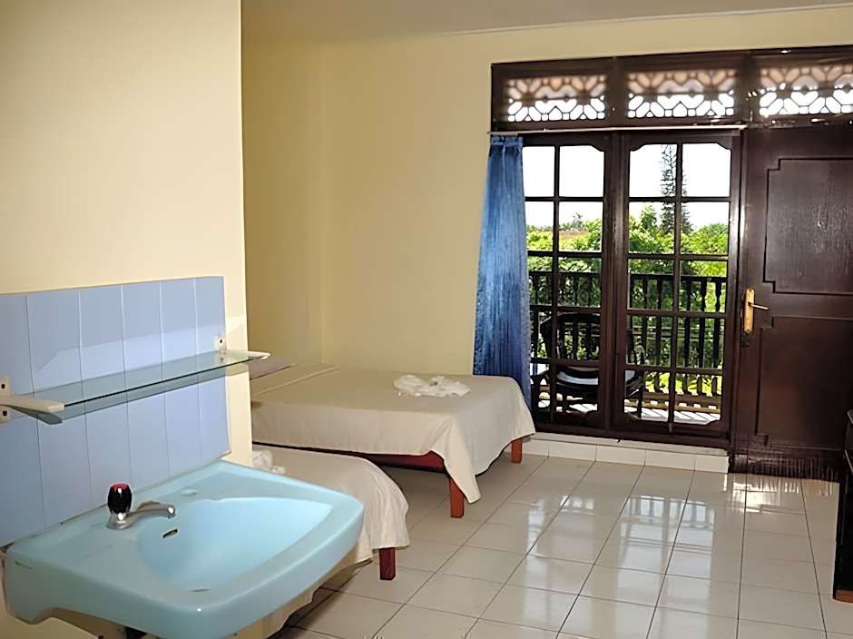 Grand Chandra Hotel