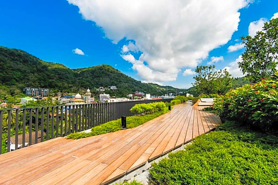 The Deck Patong by VIP