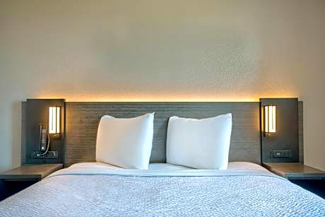 2 Full Beds | Non-Smoking