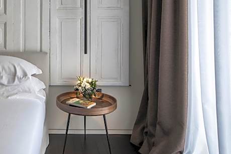 Deluxe Double or Twin Room with Lake View