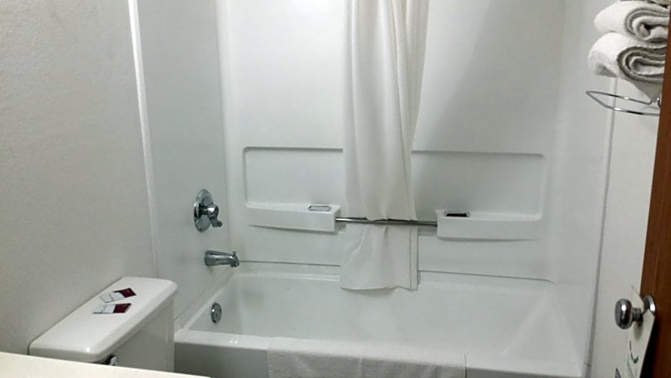 Americas Choice Inn And Suites