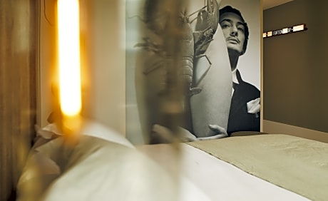 FAMILY ROOM 4 ADULTS