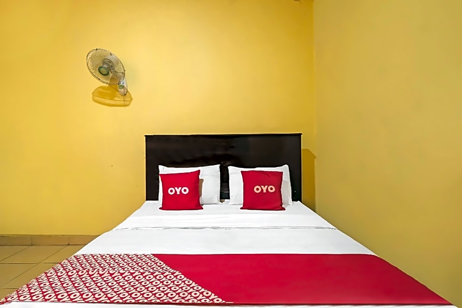 OYO 92485 Hotel Family