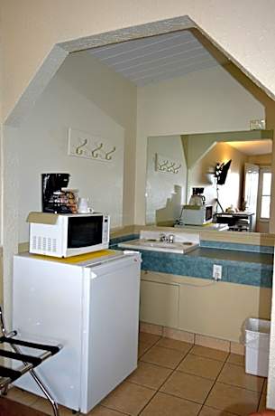 Centre Suites Inns Motel