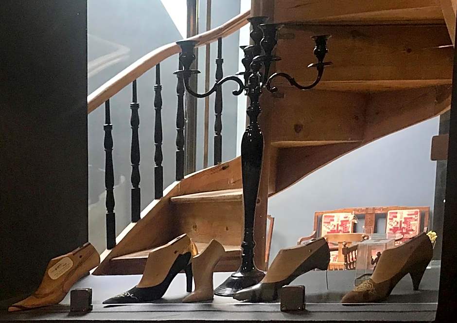 VASILIKON Hotel 1888 the past is present HISTORICAL PRESERVATION MONUMENT