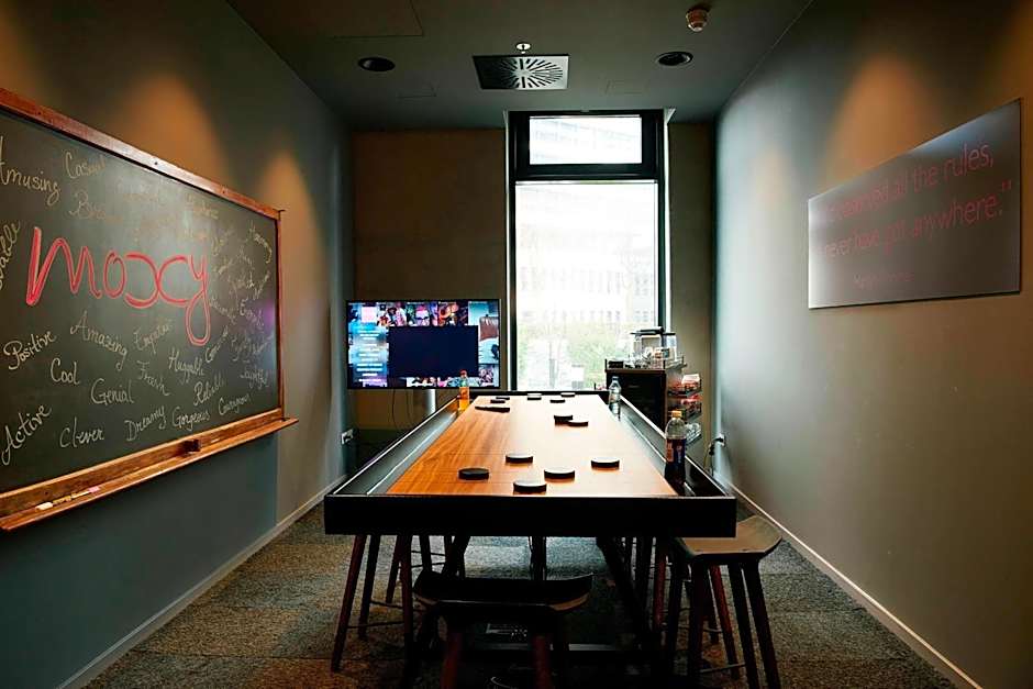Moxy by Marriott Frankfurt Eschborn