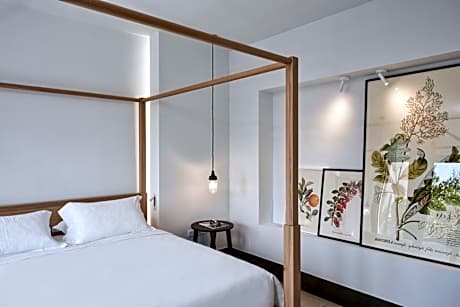 Senior Suite with Garden View