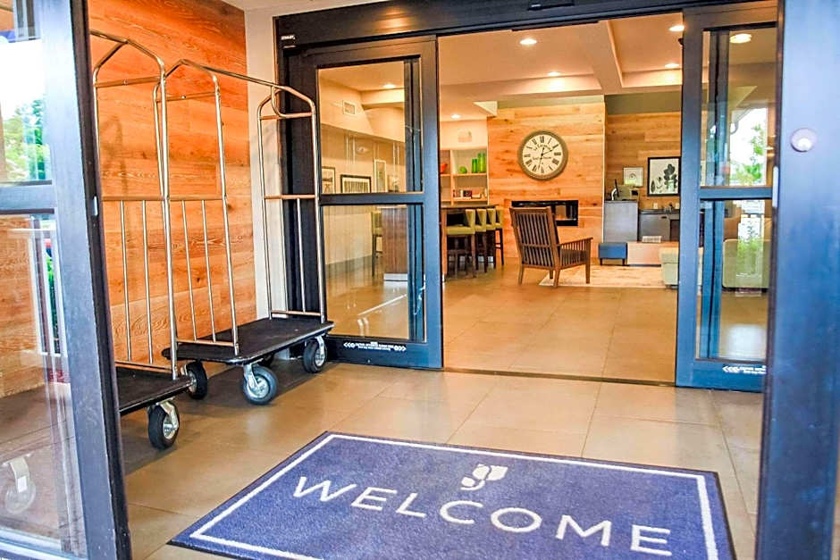 Country Inn & Suites by Radisson, Chester, VA