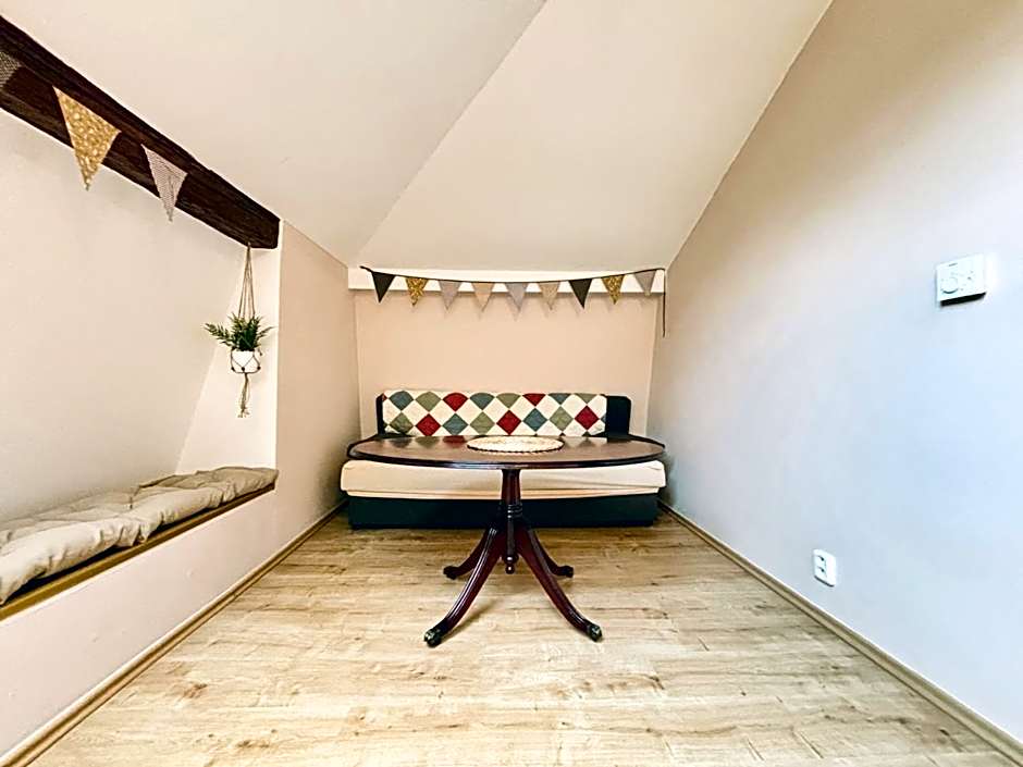 Rabbit's Loft - 2 Bedrooms, Theme Room, Free Parking