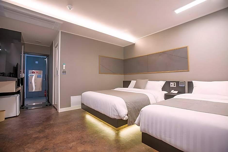 Major Hotel 2