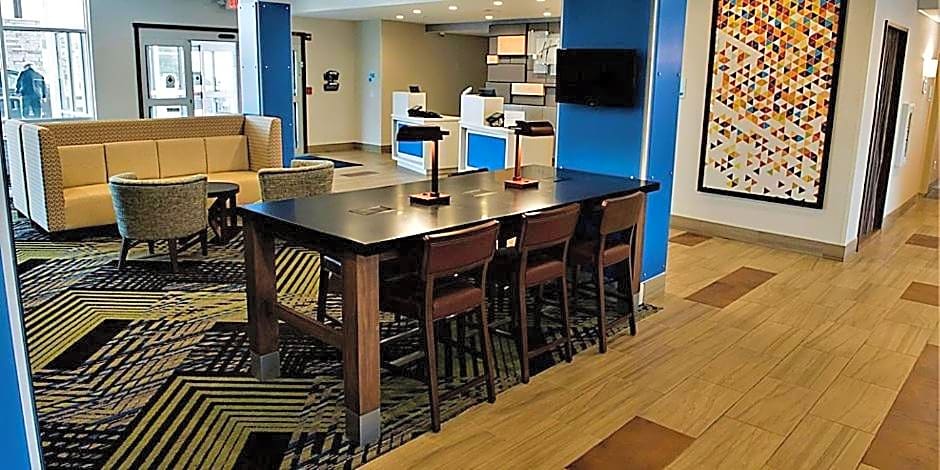 Holiday Inn Express & Suites Dayton North - Vandalia, an IHG Hotel