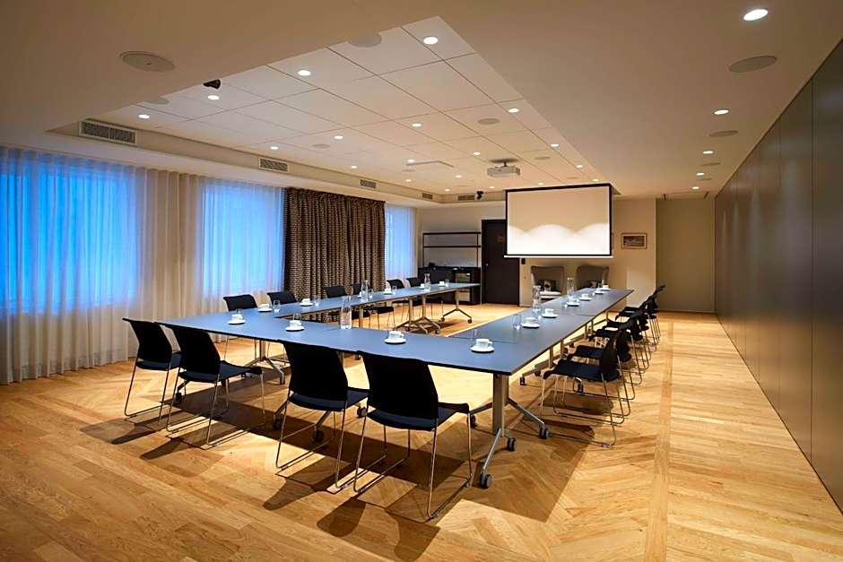 Iceland Parliament Hotel, Curio Collection by Hilton