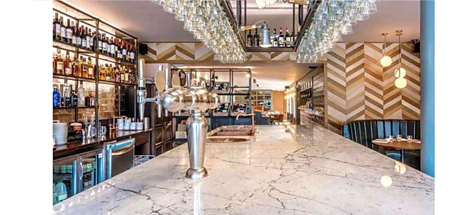 Rooms Above Sugar Boat