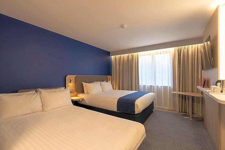 Holiday Inn Express Poole By IHG