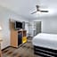 Days Inn by Wyndham Holladay