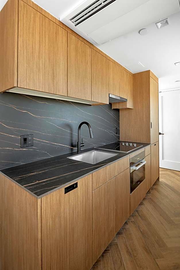 Riverside Tower Hotel